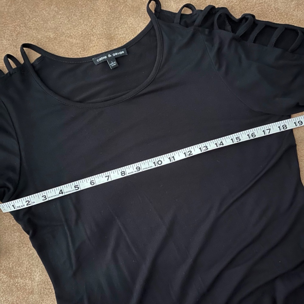 Cable and Gauge 3/4 Length Peek a Boo Sleeve Black Size Large - Picture 7 of 12